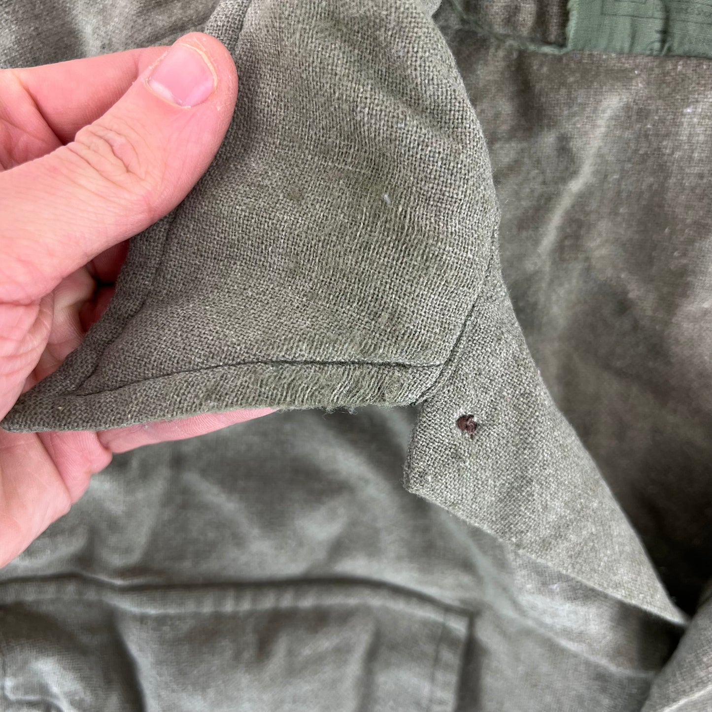 British Army Mens Olive Green Wool Shirt Long Sleeve - Medium SIZE 2