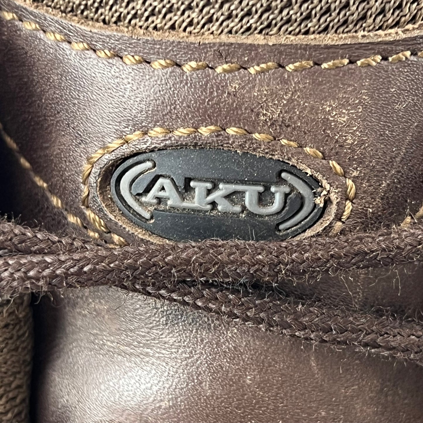British Army AKU Brown Combat Boots - Size 11M