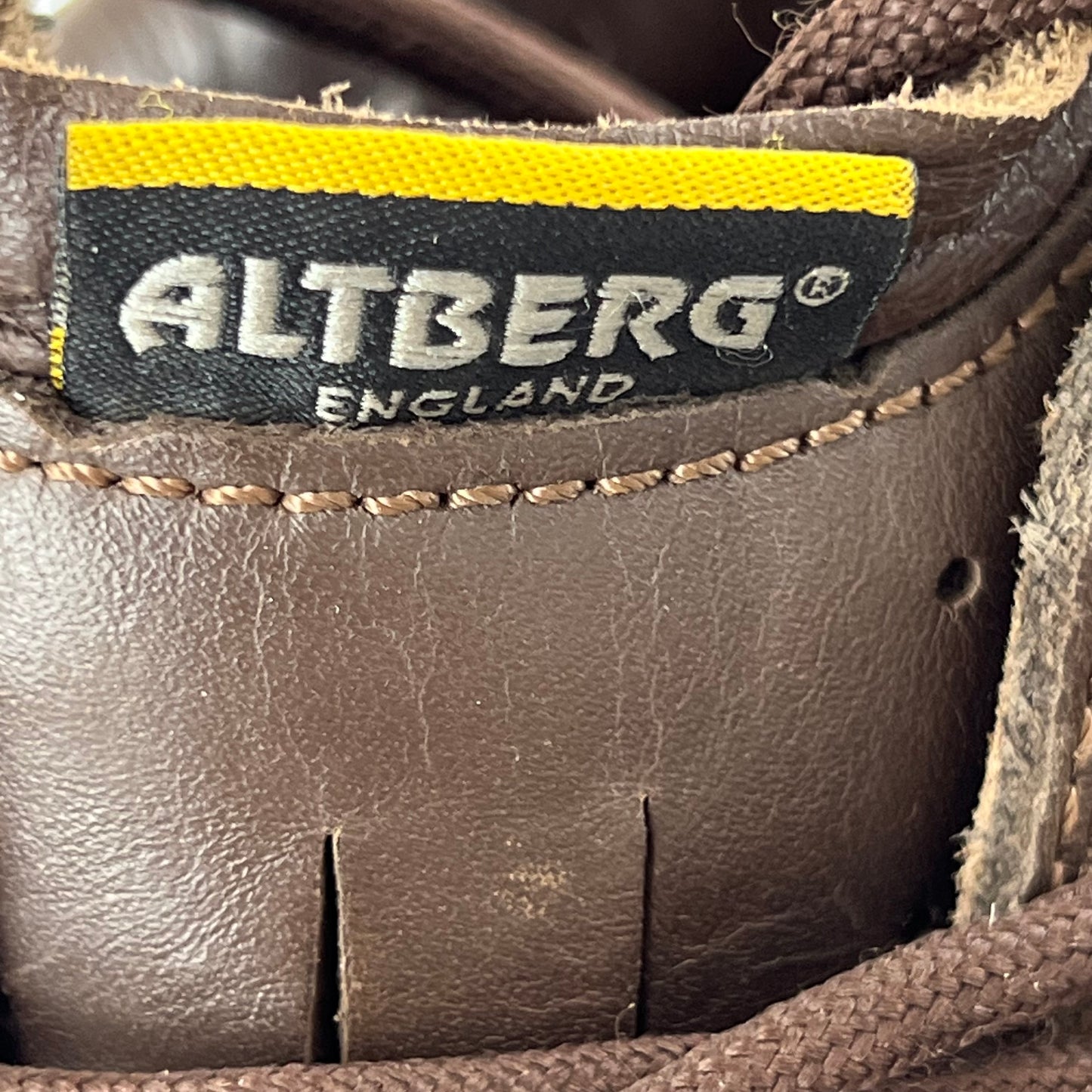 British Army Altberg Defender Brown Combat Boots - Size 10 L