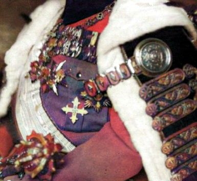 Collectibles & Small Pieces