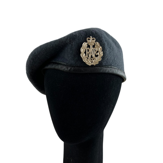 British RAF Beret w/ Badge - Medium 57cm