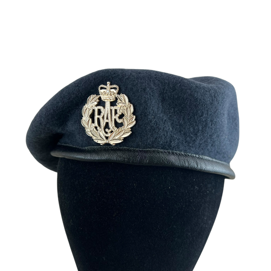 British Royal Air Force RAF Beret w/ Badge -