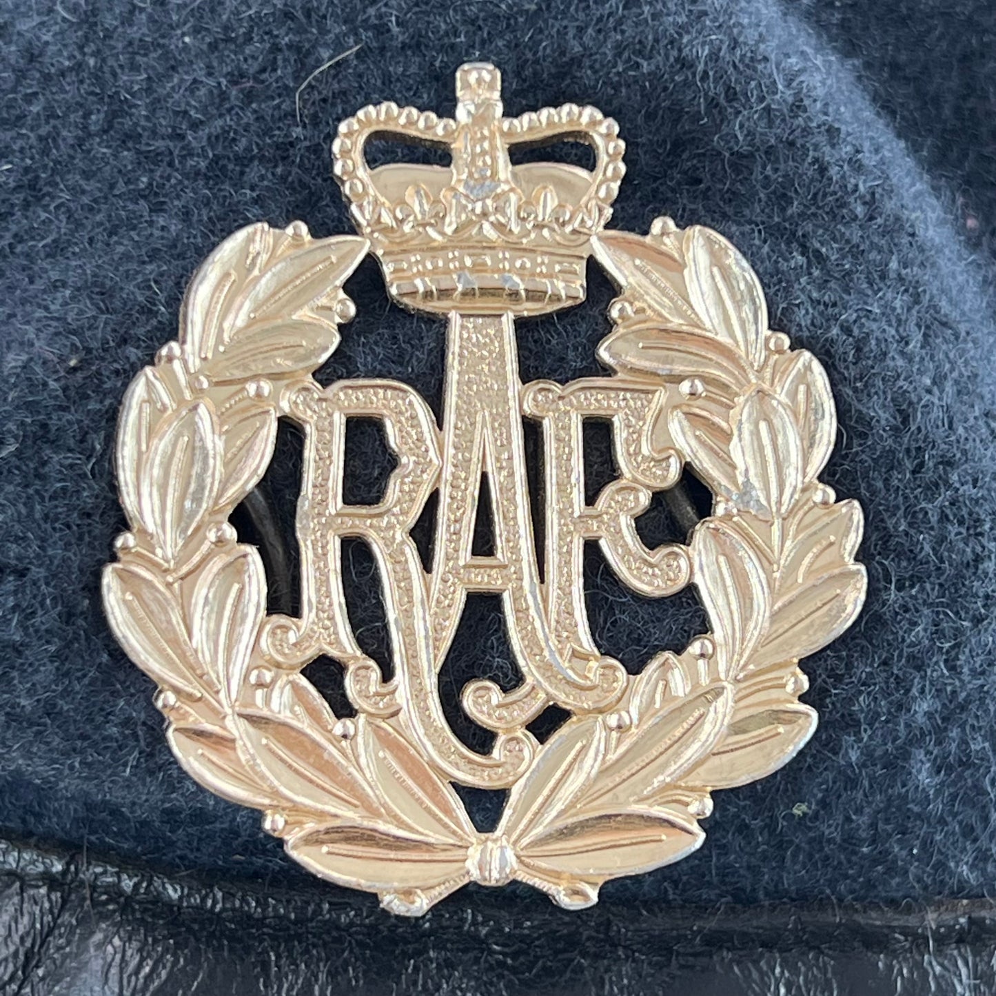 British Royal Air Force RAF Beret w/ Badge -