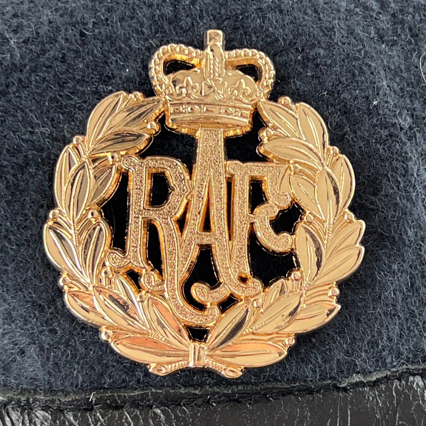 British RAF Beret w/ Badge - Medium 58cm
