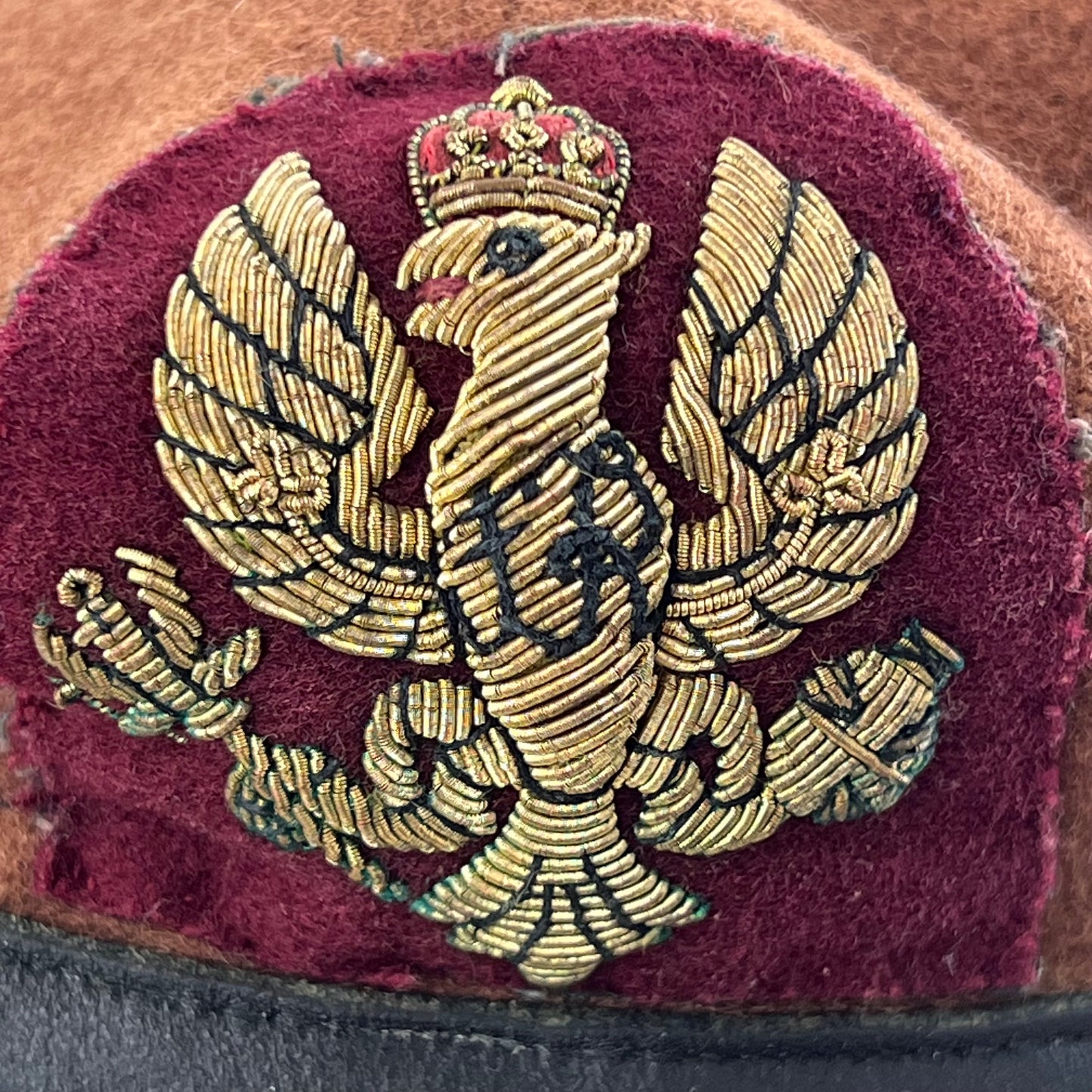 British Army Beret w/ Patch - King's Royal Hussars - Medium