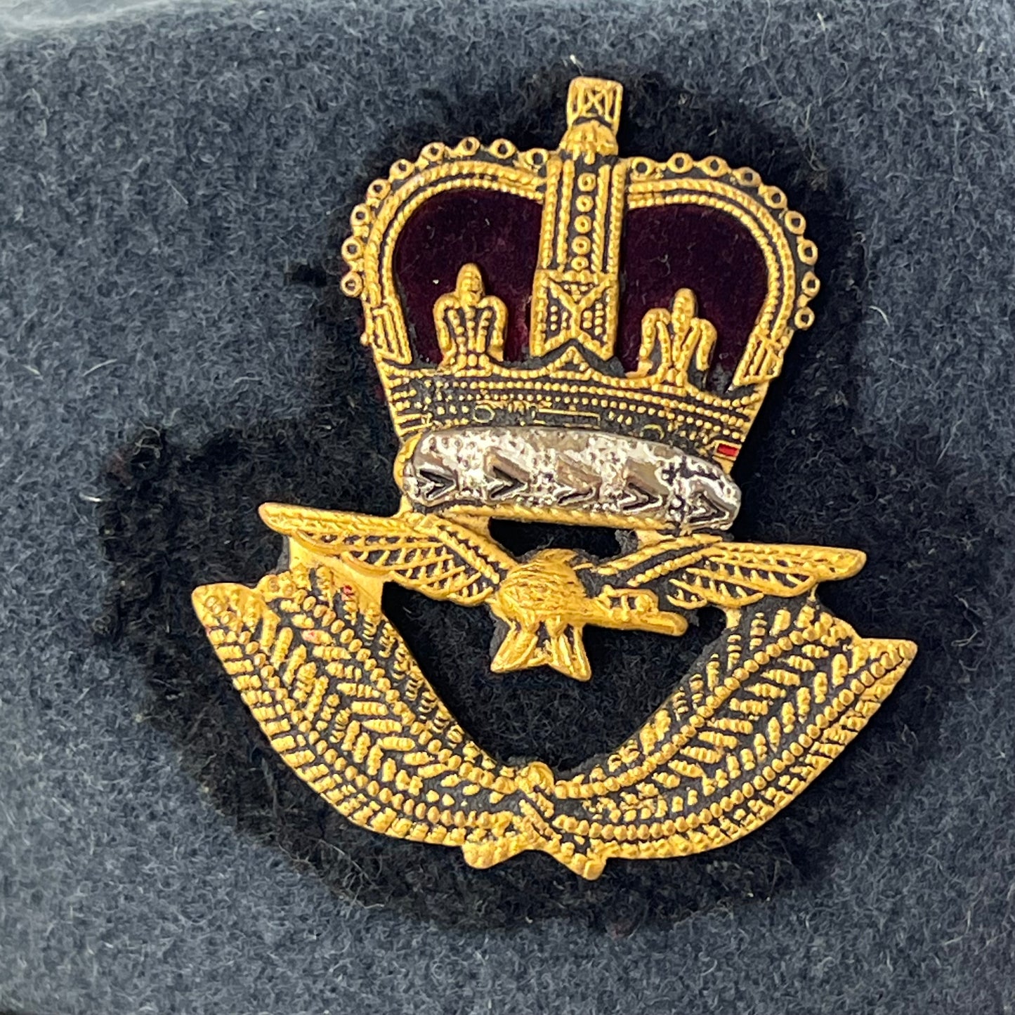 British RAF Beret w/ Officer's Badge - Small 55cm