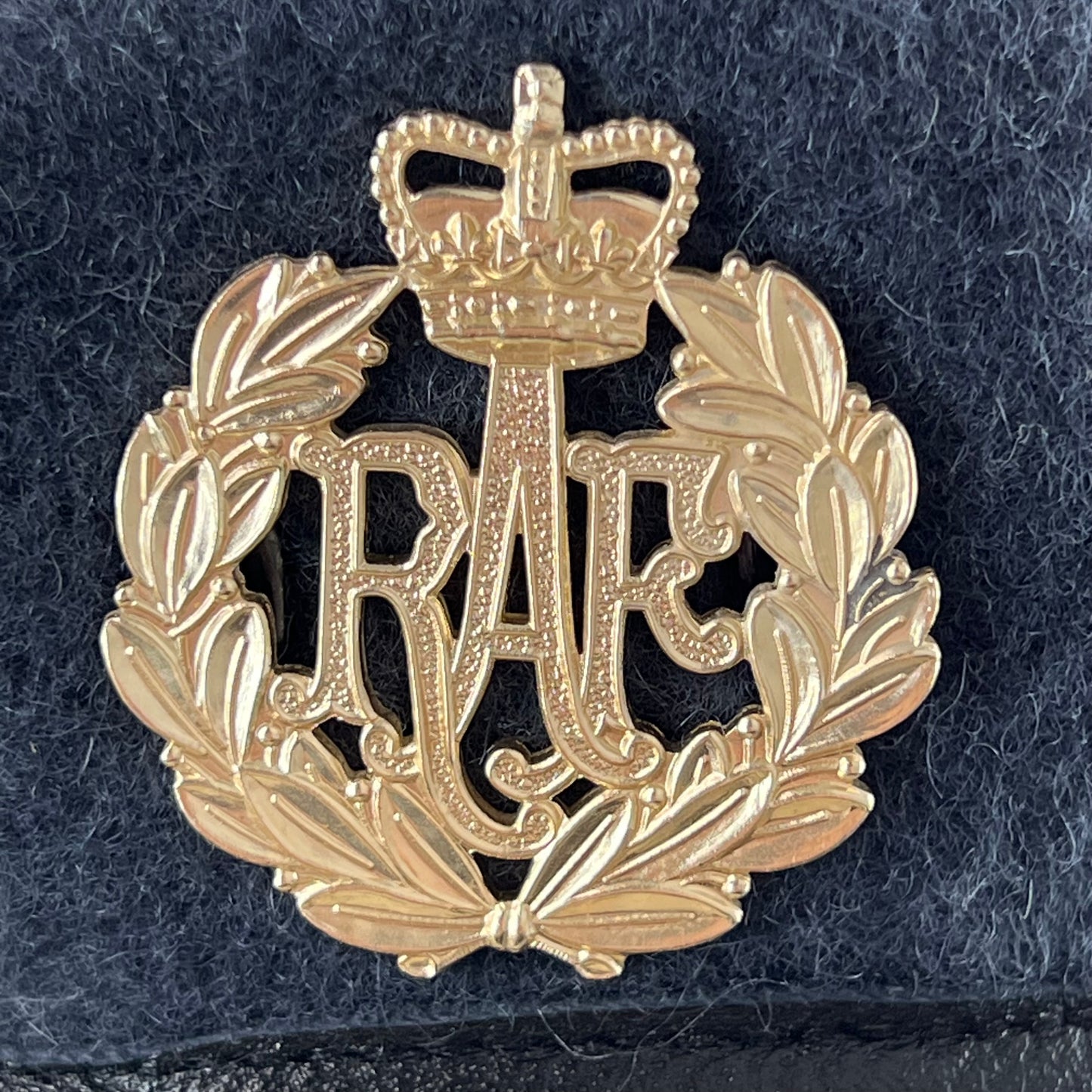British RAF Beret w/ Badge - Medium 57cm