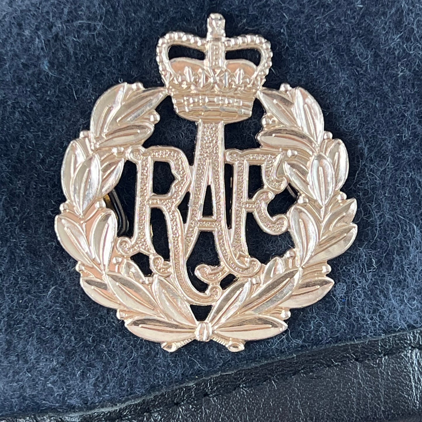 British Royal Air Force RAF Beret w/ Badge - Medium