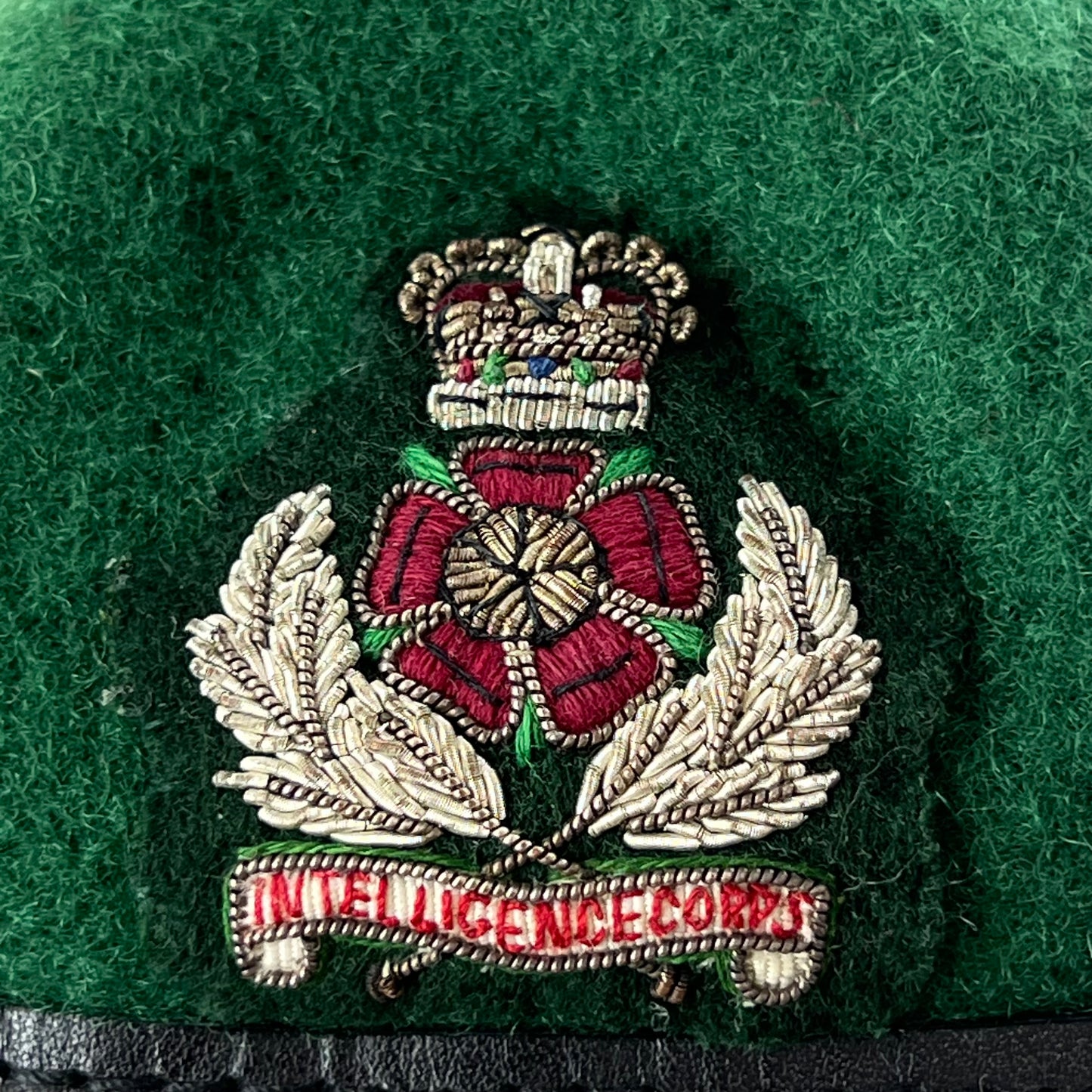 British Army Beret w/ Patch - Intelligence Corps - Large