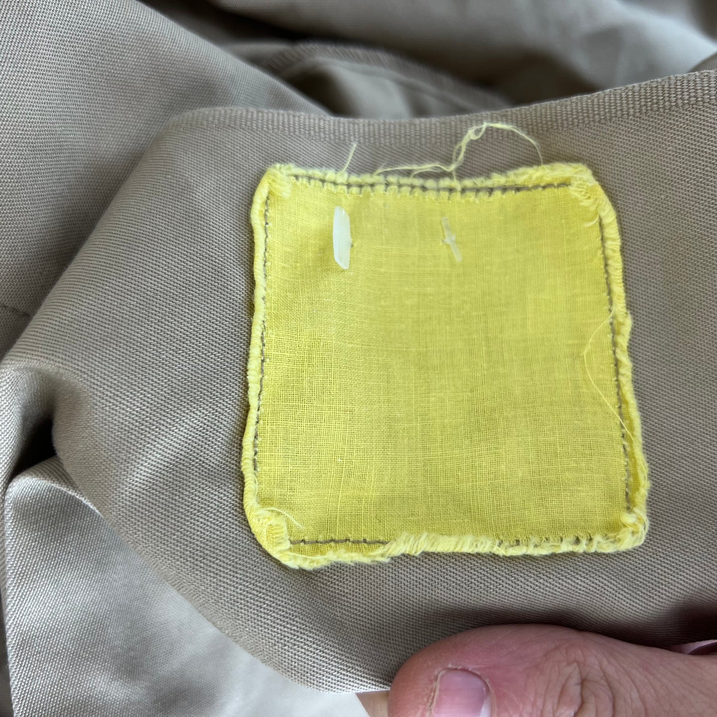 US Army 70s Khaki Short Sleeve Shirt w/ Decorations - Large