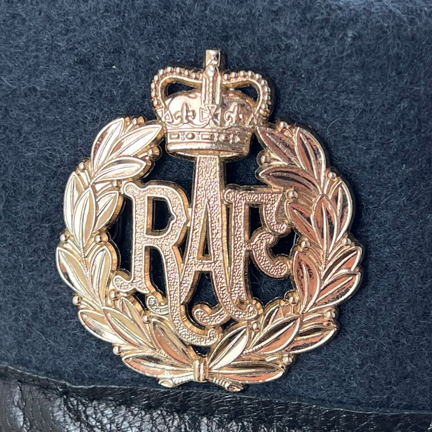 British RAF Beret w/ Badge - Medium 57cm