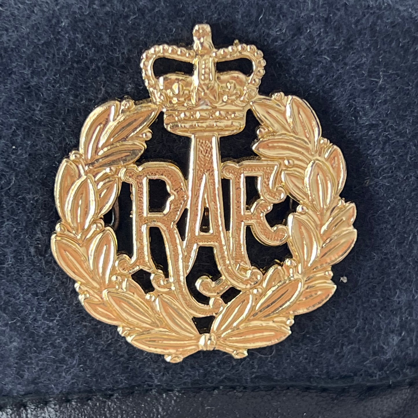 British RAF Beret w/ Badge - Medium 58cm