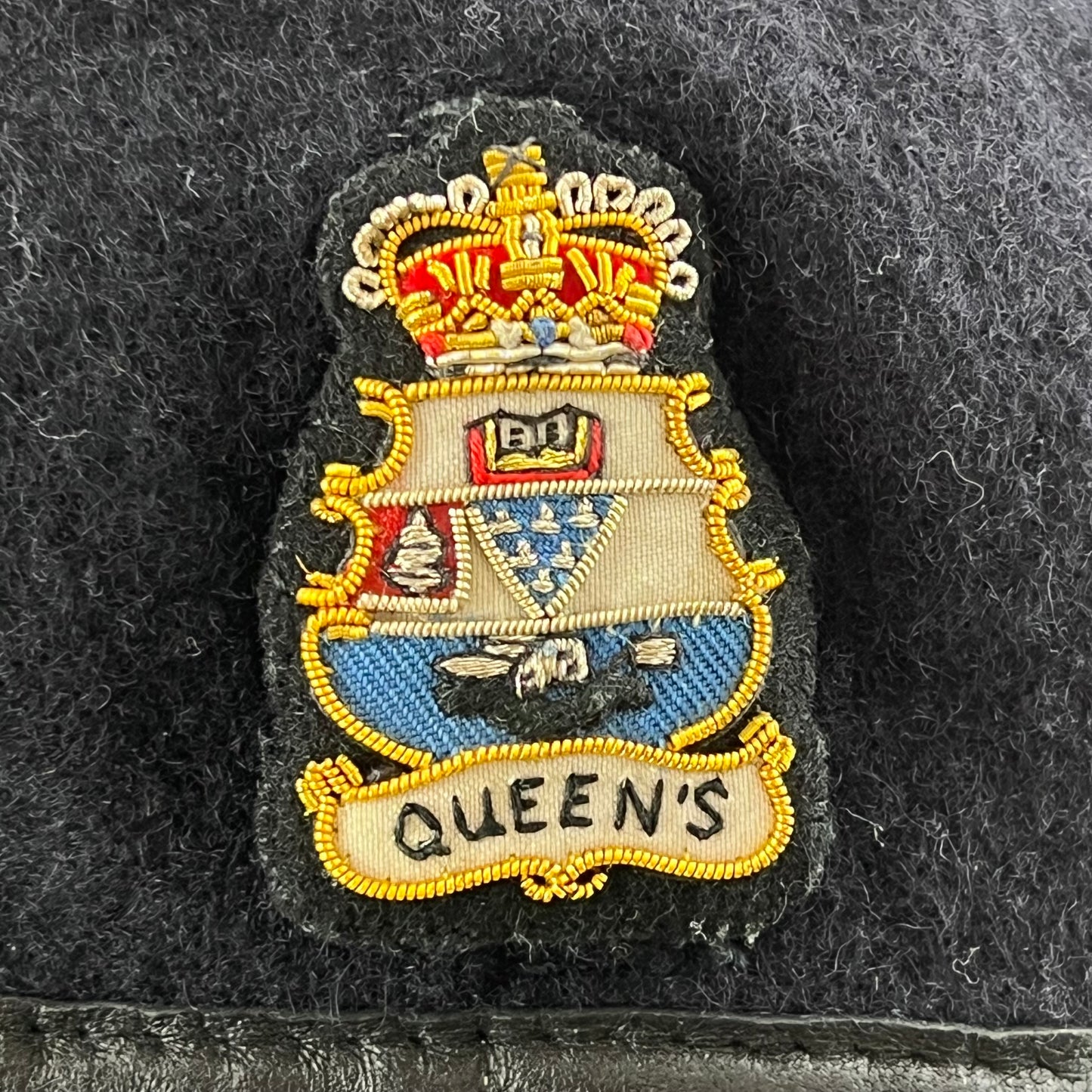 British Army Beret w/ Badge - Queen's Officer's Training Corps - Large