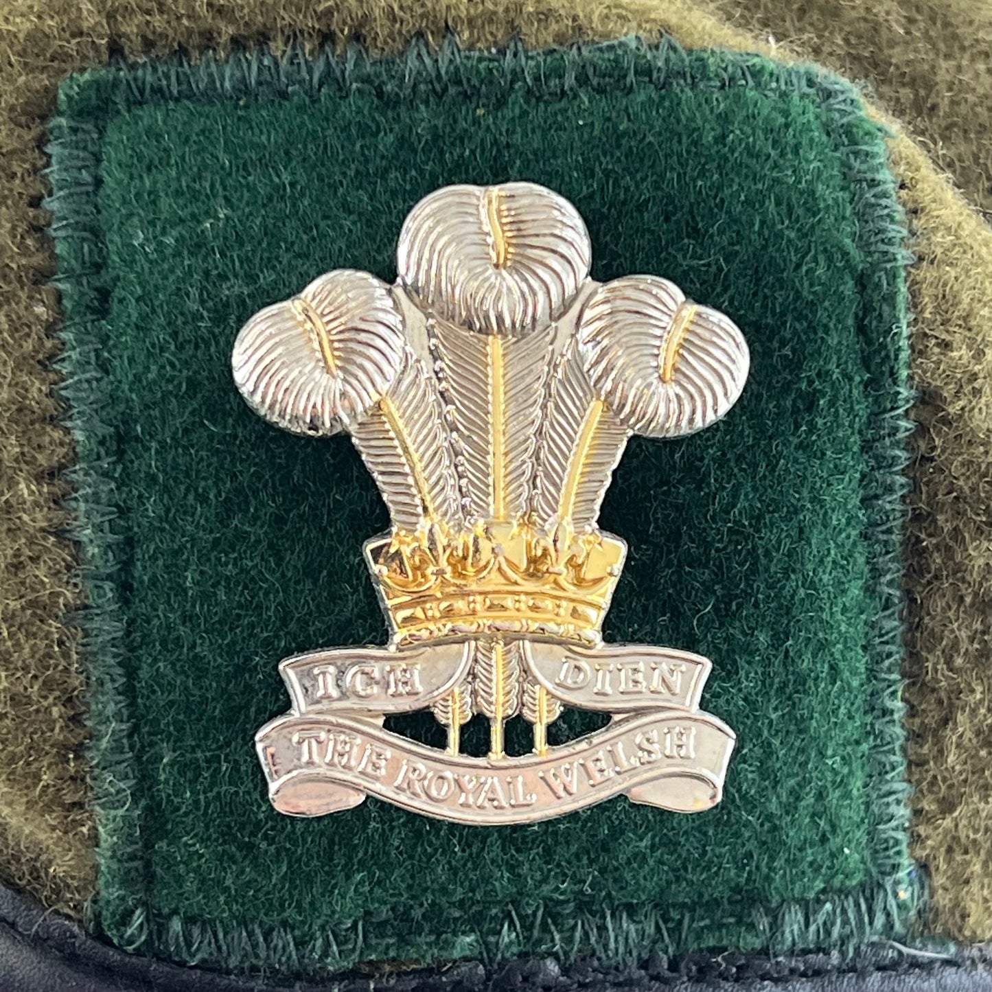 British Army Beret w/ Badge - Royal Welsh - Medium 57cm