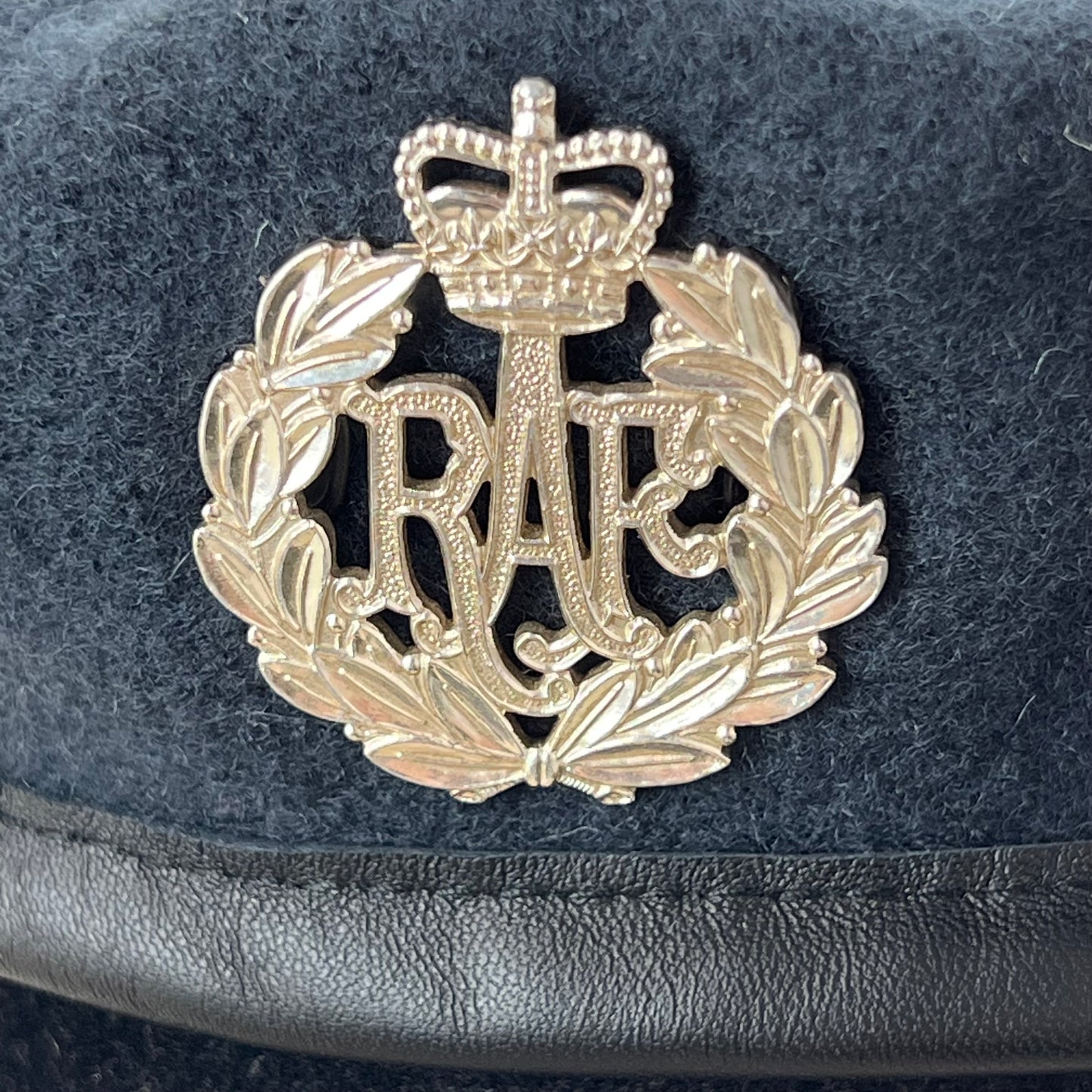 British RAF Beret w/ Badge - Medium 57cm