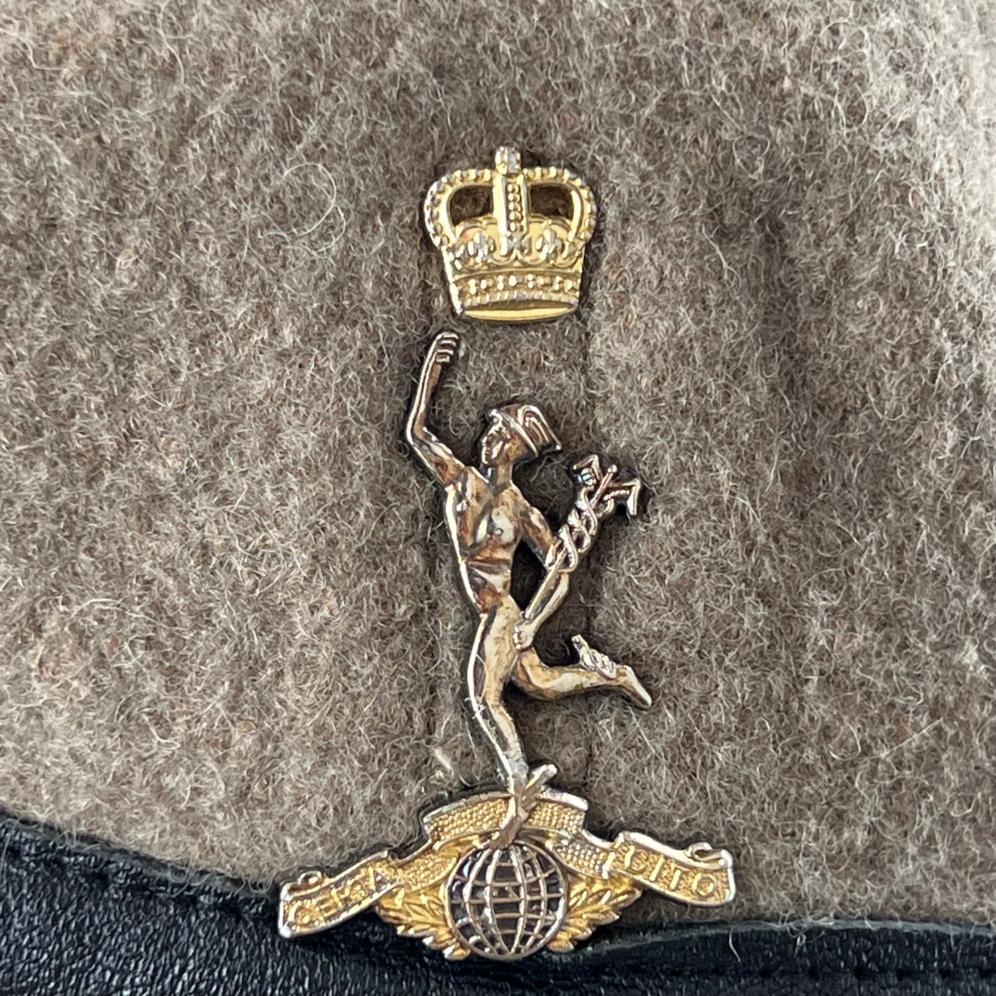 British Army Beret w/ Badge - SAS / Royal Signals - Small 55cm