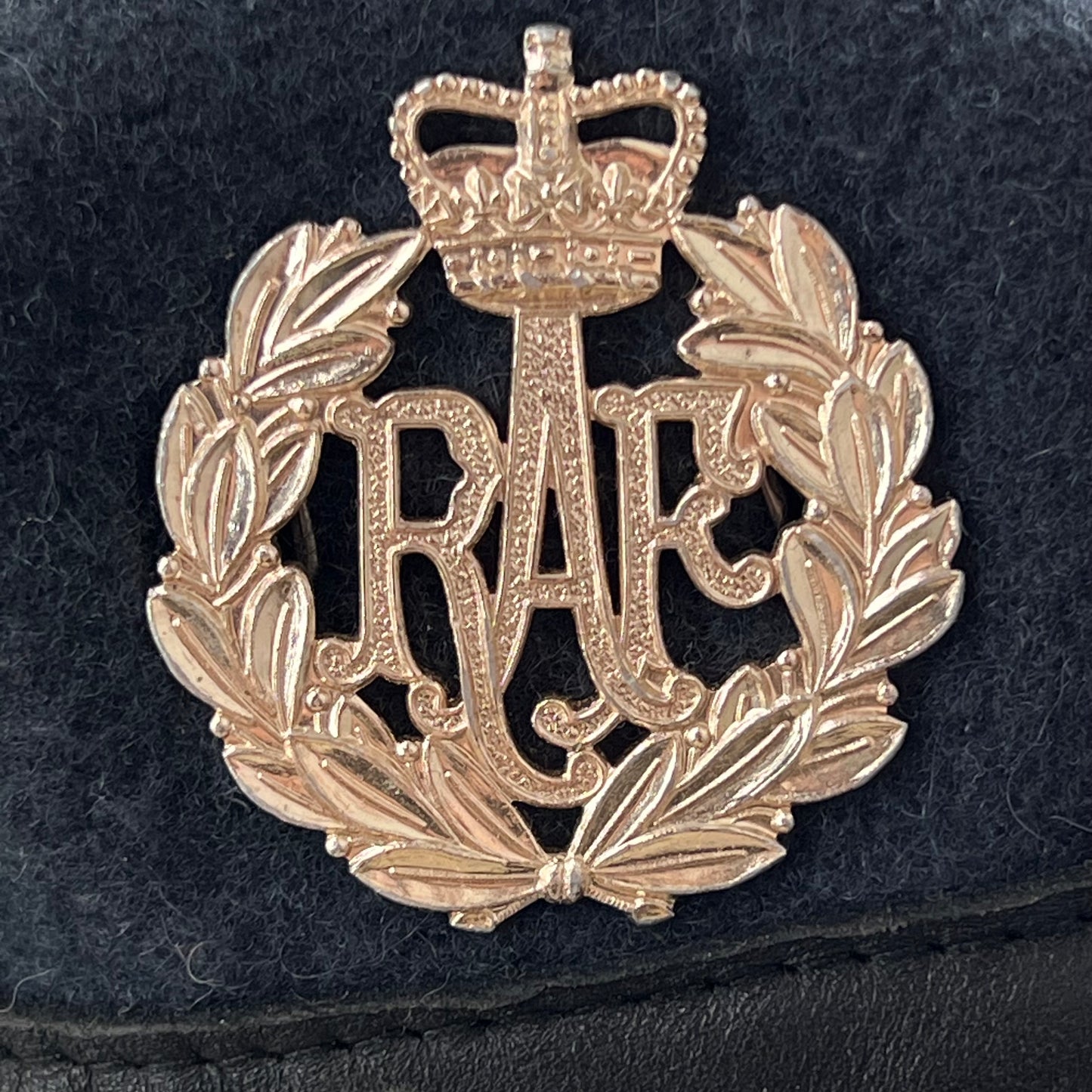 British RAF Beret w/ Badge - Medium 58cm
