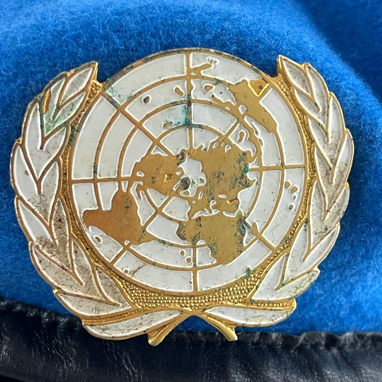 British Army Beret UN Blue w/ Badge - Medium 58cm