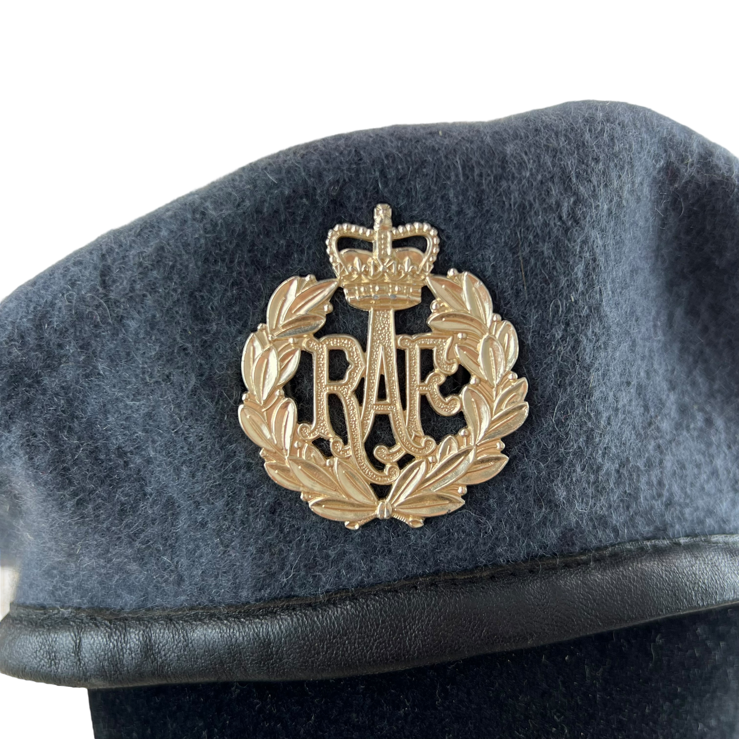 British Royal Air Force RAF Beret w/ Badge - Medium