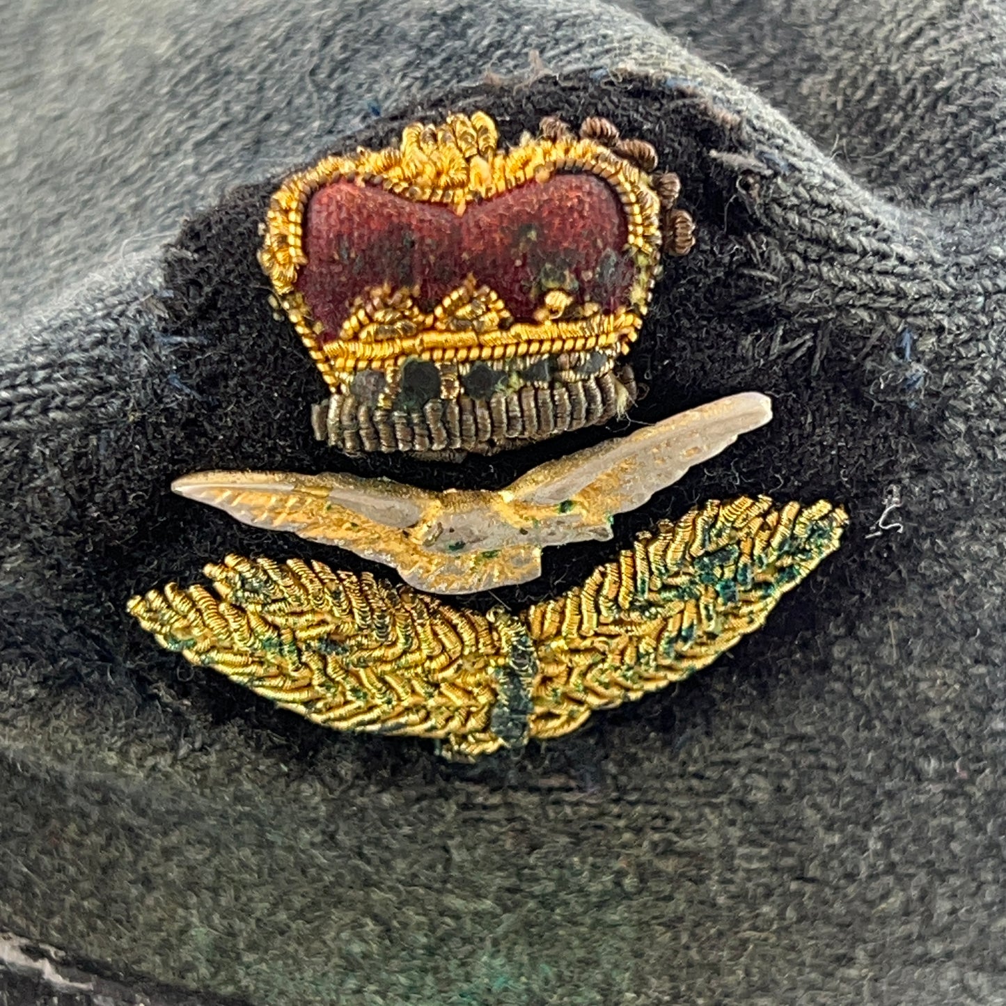 British RAF Beret w/ Officer's Badge - Medium