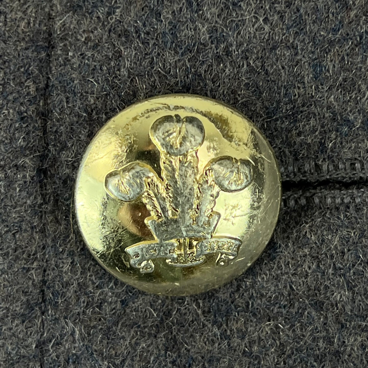 British Army Footguards Wool Greatcoat - Royal Regiment of Wales - Large 194/108