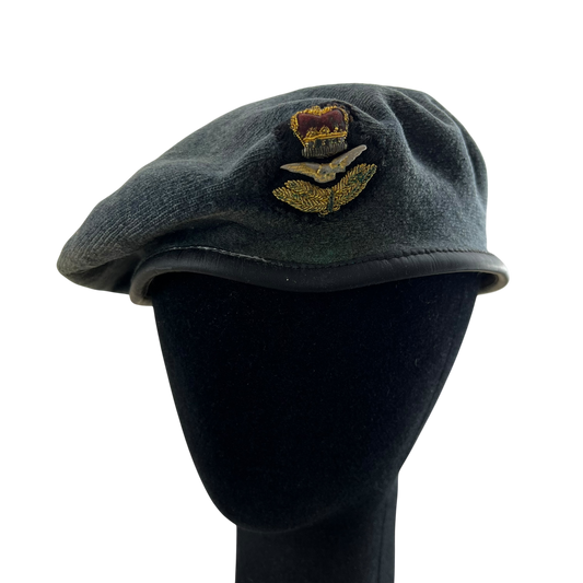 British RAF Beret w/ Officer's Badge - Medium