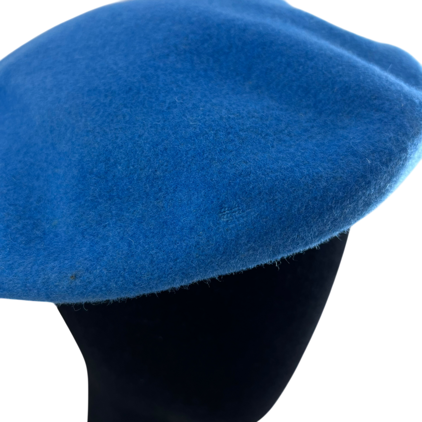 British Army Beret UN Blue w/ Badge - Medium 58cm