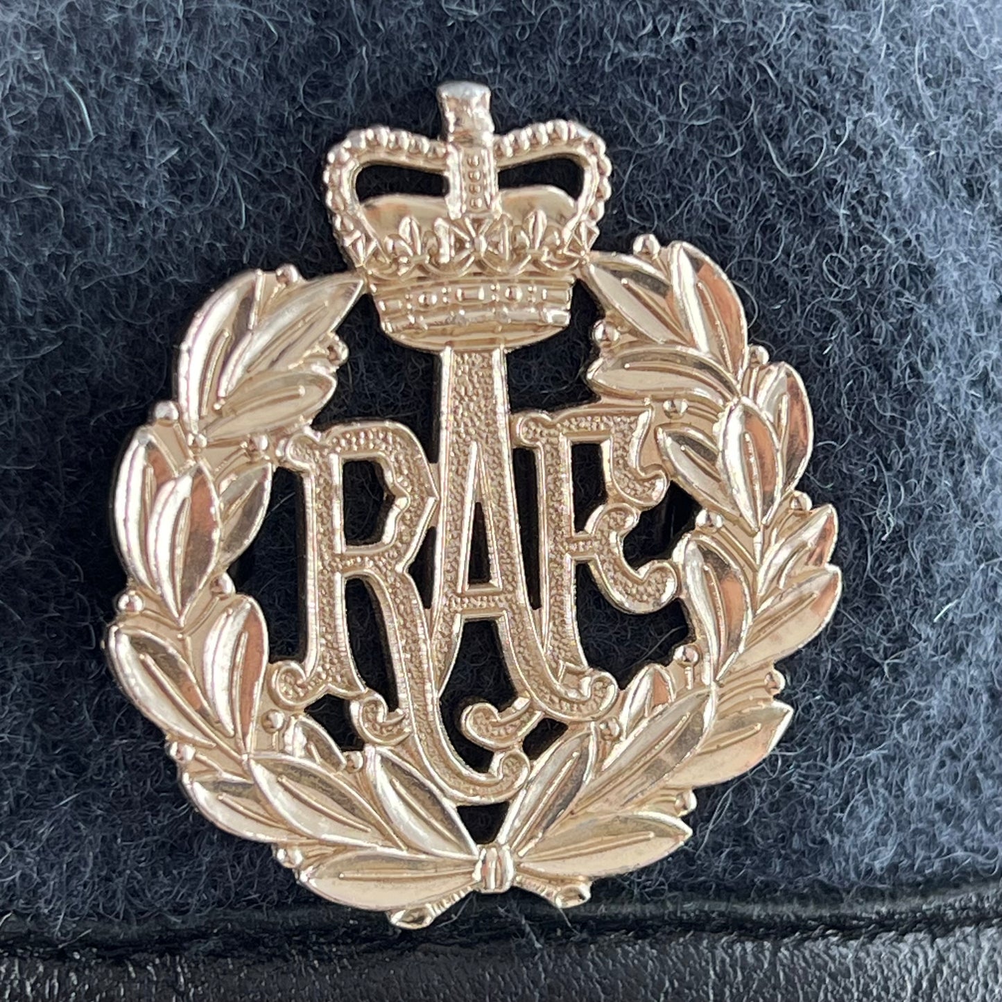British RAF Beret w/ Badge - Medium 57cm