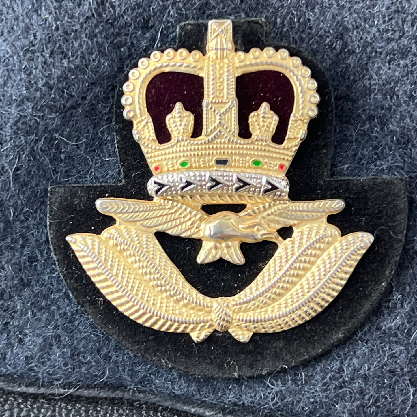 British RAF Beret w/ Officer's Badge - Large